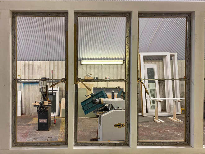 Arched casement window, N1