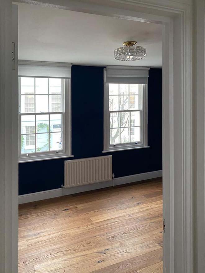 Box and sash for bedroom, W11